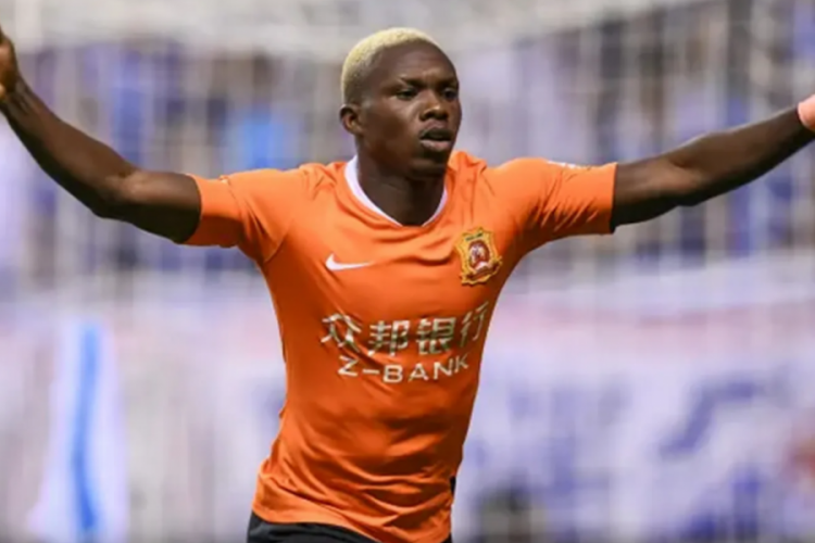 Trabzonspor'un yeni transferi Jean Evrard Kouassi T&uuml;rkiye'ye geliyor