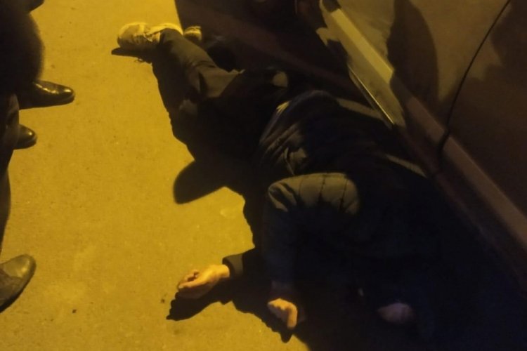 İki kız &ccedil;ocuğunu ka&ccedil;ırdığı iddia edilen şahsa lin&ccedil; girişimi