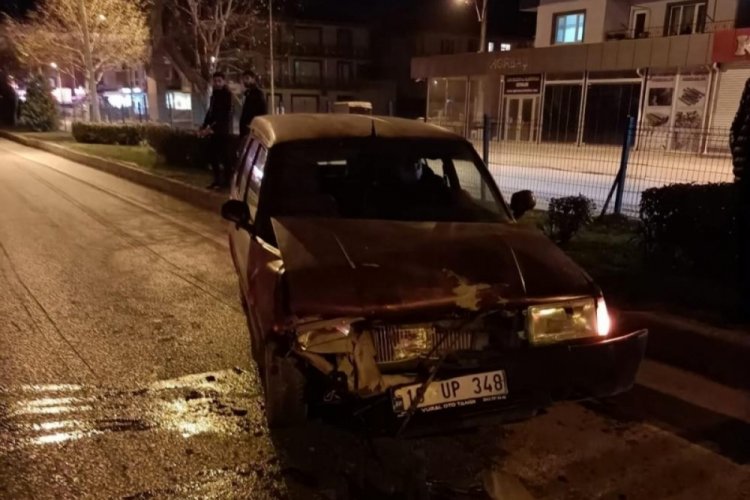 Bursa'da başıboş atlar s&uuml;r&uuml;c&uuml;lere dehşeti yaşattı!