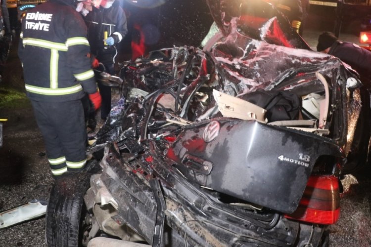 Edirne'de feci kaza: 2 &ouml;l&uuml;
