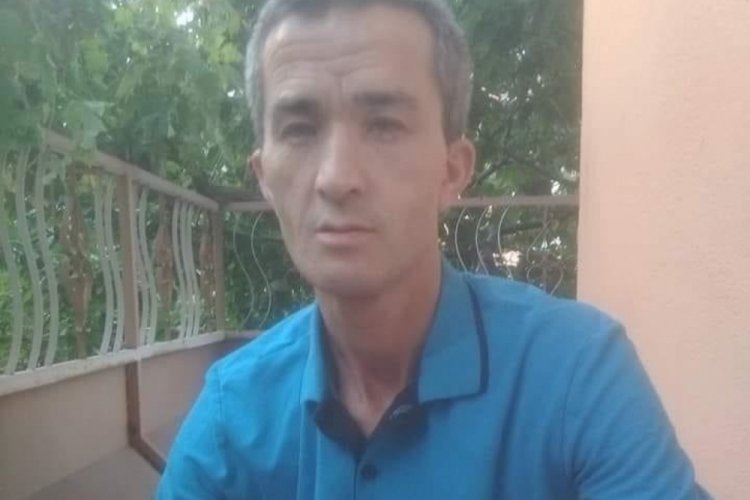 Forklift devrildi, altında kalarak can verdi