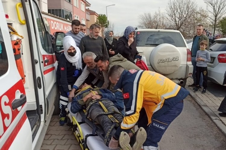 Bursa'da cip s&uuml;r&uuml;c&uuml;s&uuml; bisikletli &ouml;ğrenciyi altında s&uuml;r&uuml;kledi