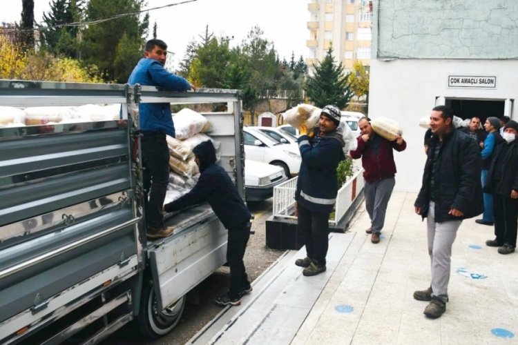 İsmini a&ccedil;ıklamayan hayırsever 4 bin aileye gıda yardımında bulundu