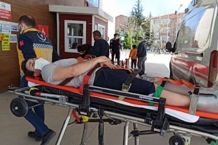 Bursa İneg&ouml;l'de forkliftin &ccedil;arptığı iş&ccedil;i yaralandı
