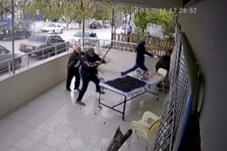 Hatay'da babası ile kardeşini darbetmişti;&nbsp;oğluyla birlikte tutuklandı