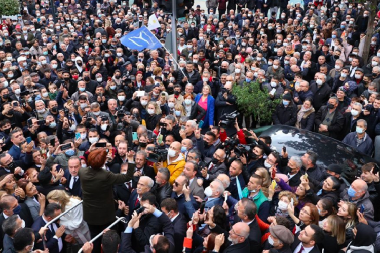 Meral Akşener: En kritik kurumlar 500 milyon dolarlık u&ccedil;ak i&ccedil;in peşkeş &ccedil;ekilemez