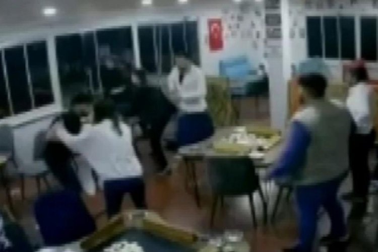 Askere gitmek i&ccedil;in g&uuml;n sayıyordu, okey masasında &ouml;ld&uuml;r&uuml;ld&uuml;