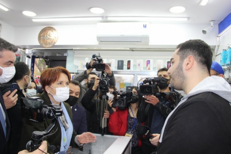İYİ Parti Genel Başkanı Akşener Manisa'da esnaf ziyareti yaptı