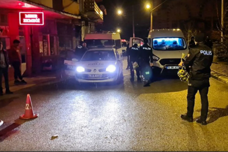 Tartıştığı kişiyi bacağından vurdu