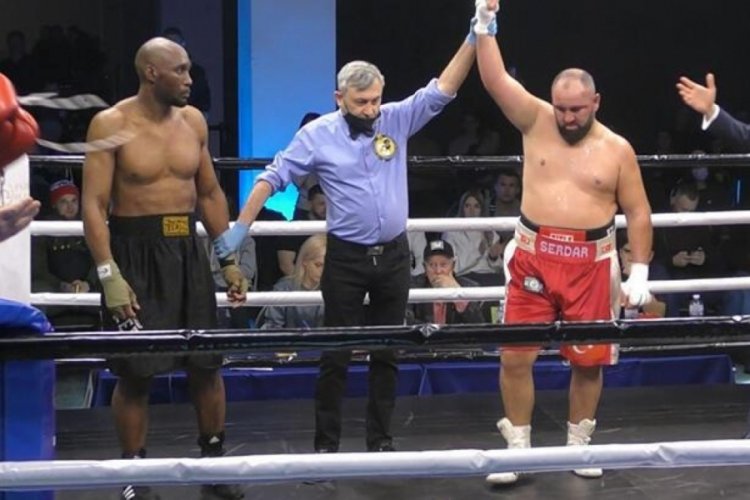 Serdar Avcı, Danny Williams'a ringi dar etti!