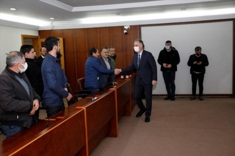Bursa'da Başkan Taban &ouml;d&uuml;ll&uuml; k&uuml;&ccedil;&uuml;kbaş hayvan yetiştiricilerini ağırladı