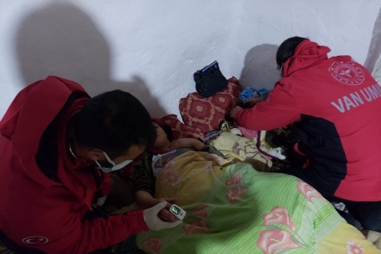 Ekipler gelene kadar Şahnaz'ın bebeği d&uuml;nyaya geldi
