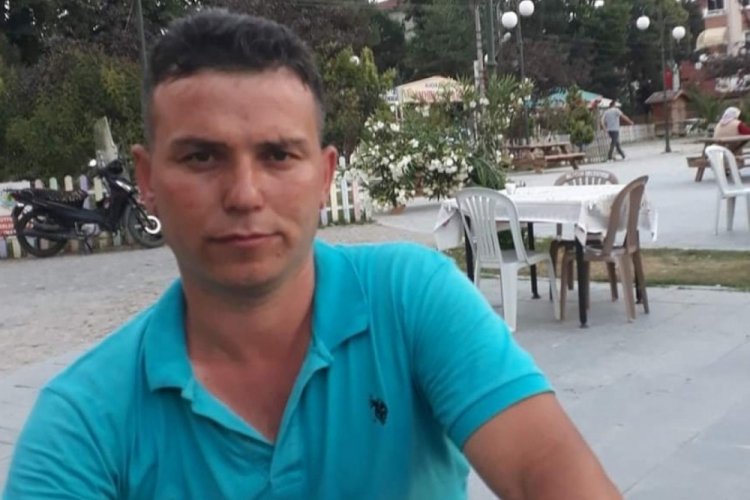 Tarlada devrilen trakt&ouml;r&uuml;n s&uuml;r&uuml;c&uuml;s&uuml; hayatını kaybetti
