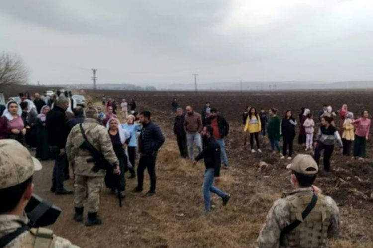 Aileler arasında silahlı kavga! 1 kişi &ouml;ld&uuml;, 11 kişi yaralandı