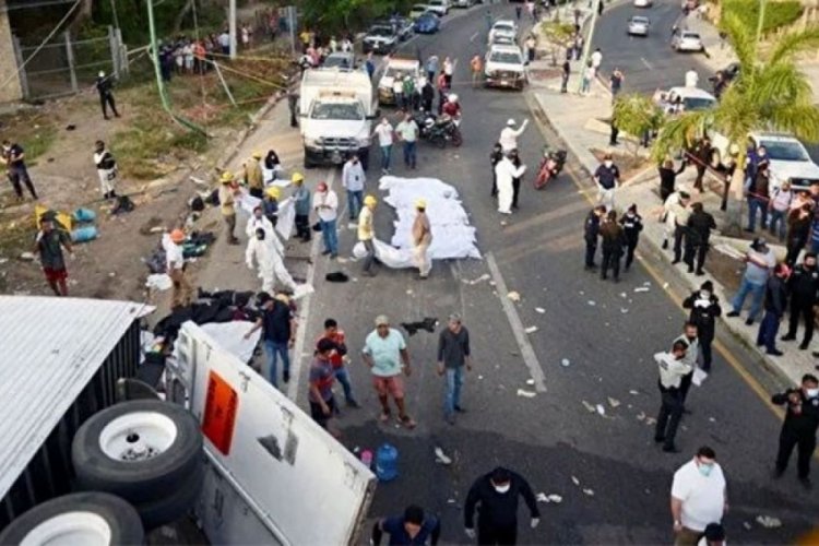 Meksika'da katliam gibi kaza: 54 g&ouml;&ccedil;men feci şekilde &ouml;ld&uuml;