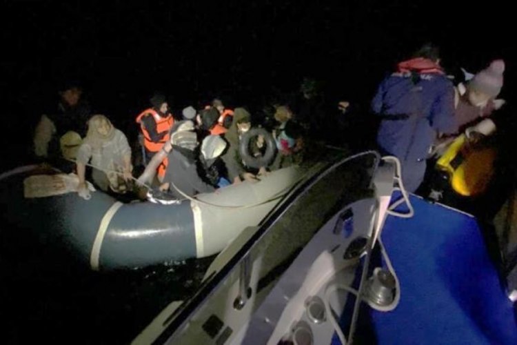 İzmir a&ccedil;ıklarında 92 ka&ccedil;ak g&ouml;&ccedil;men kurtarıldı