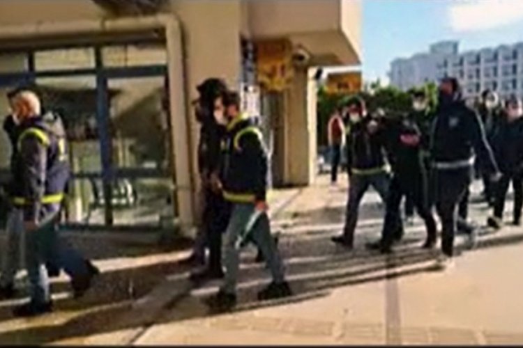 T&uuml;rkiye bitti şimdi de İngiliz bankalarını dolandırdılar!