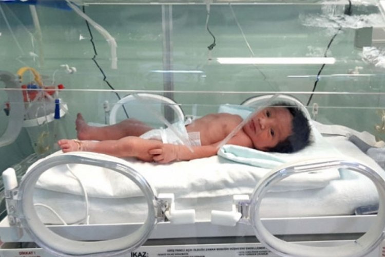 Mezarlığa g&ouml;m&uuml;len bebeğin annesi ve anneannesinin cezası belli oldu