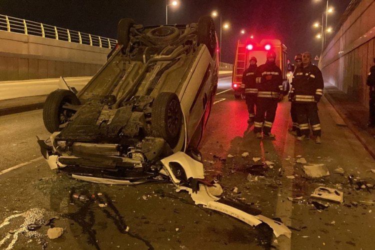 Konya'da altge&ccedil;ide d&uuml;şen hafif ticari aracın s&uuml;r&uuml;c&uuml;s&uuml; yaralandı