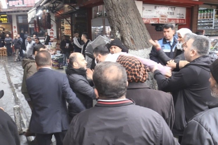Kılı&ccedil;daroğlu'nun Şanlıurfa ziyaretinde gerginlik