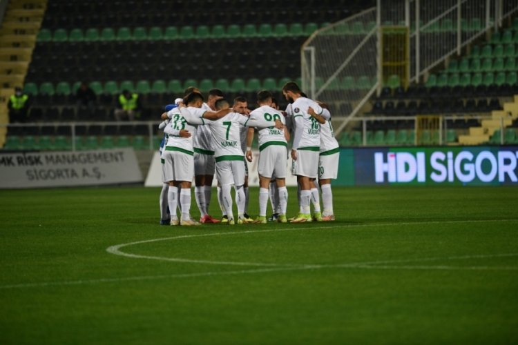Bursaspor sahasında Manisa FK'yı misafir edecek