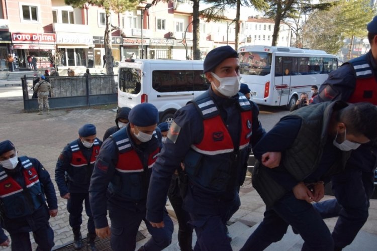 Sosyal medya hesaplarıyla 5 milyon liralık vurgun yaptılar