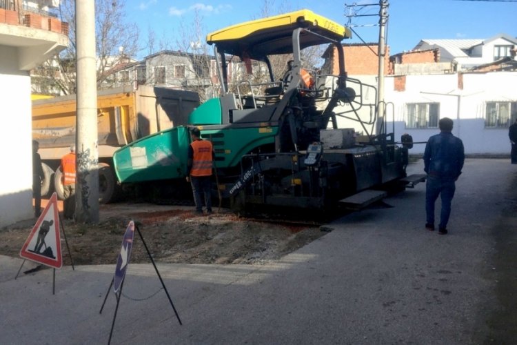 Bursa Yunuseli'nde sokaklar sıcak asfaltla kaplandı