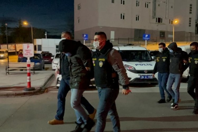 &Ccedil;arptıkları kadının &ouml;l&uuml;m&uuml;ne sebep olan ş&uuml;pheliler yakalandı