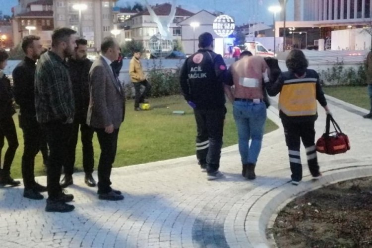 'D&ouml;vmeni g&ouml;stererek hava atıyorsun' dedi bı&ccedil;akladı!