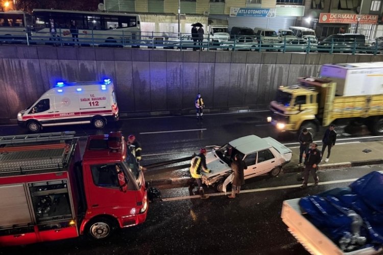 Manisa'da trafiği kilitleyen kaza: 3 yaralı