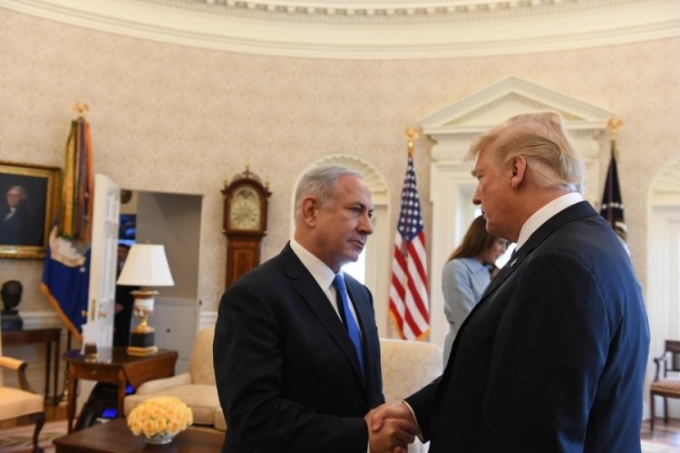 Trump Netanyahu'ya k&uuml;fretti
