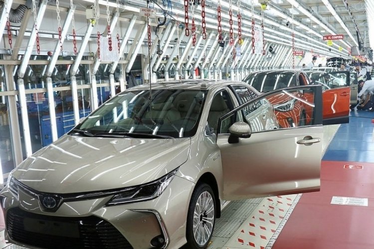 Toyota Japonya'daki 4 tesisinde &uuml;retimi durduracak