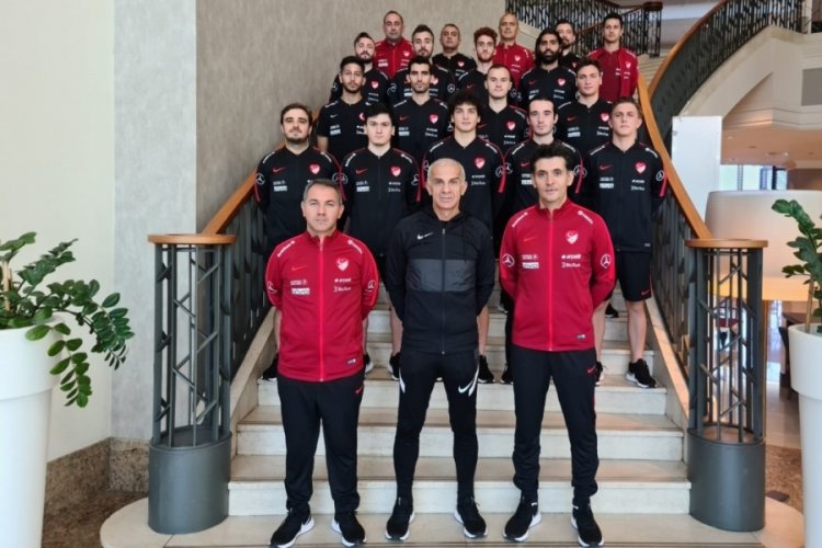 Futsal A Milli Takımı Teknik Direkt&ouml;r&uuml; Murat Kaya "İlk hedefimiz ana tura y&uuml;kselmek"