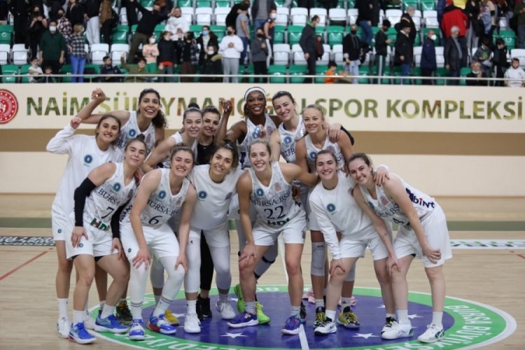 Bursa B&uuml;y&uuml;kşehir, yenilgisiz lider Fenerbah&ccedil;e'yi devirdi!