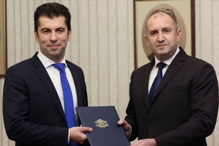 Bulgaristan Cumhurbaşkanı Radev, Petkov'a h&uuml;k&uuml;meti kurma g&ouml;revini verdi