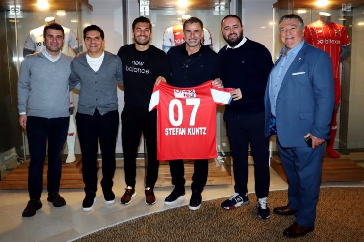 Stefan Kuntz Antalyaspor'u ziyaret etti