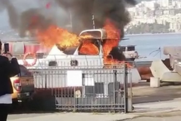 Bursa'da balık&ccedil;ı barınağına &ccedil;ekilen yat alev alev yandı
