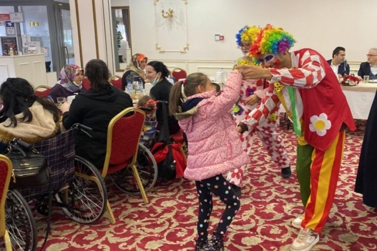 T&uuml;rk Kızılay Bursa'dan '&ouml;zel' kahvaltı