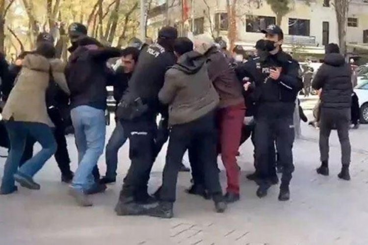 'Barınamıyoruz Hareketi' eyleminde &ccedil;ok sayıda g&ouml;zaltı!