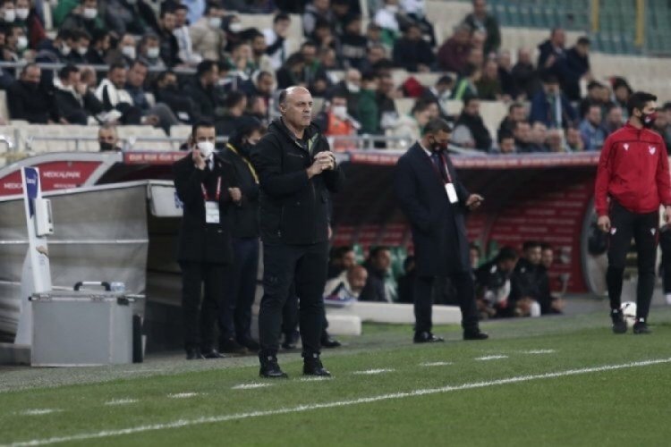 Bursaspor, &Ouml;zcan Bizati'yi g&ouml;nderdi