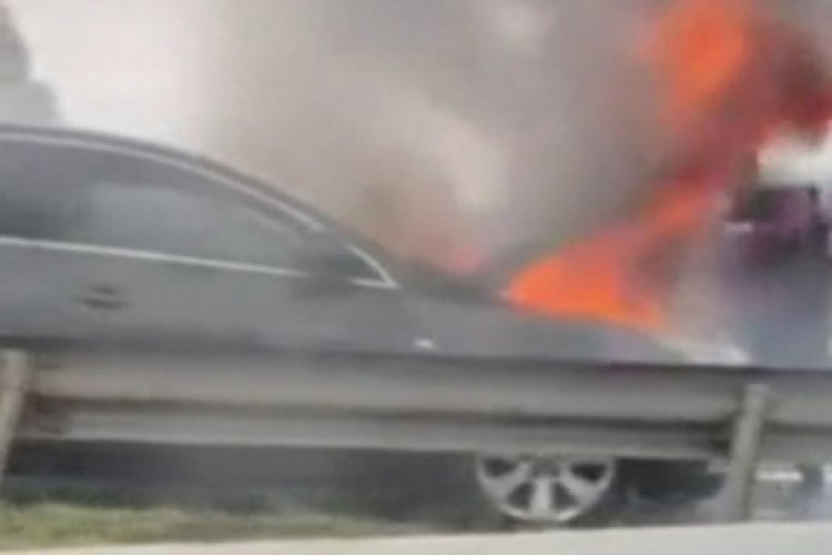 İstanbul &Uuml;mraniye'de LPG'li otomobilde yangın &ccedil;ıktı