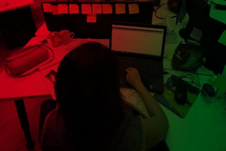 Alibaba, m&uuml;d&uuml;r&uuml;n&uuml; tecav&uuml;zle su&ccedil;layan kadın &ccedil;alışanını kovdu