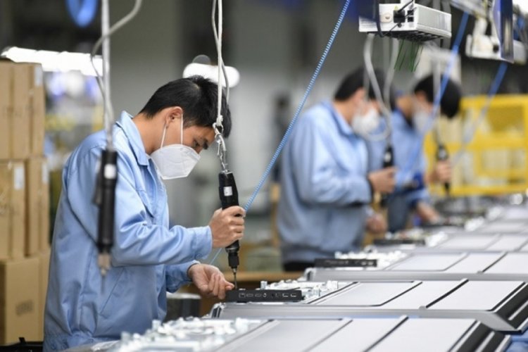 &Ccedil;in'de fabrikalar salgın arası veriyor
