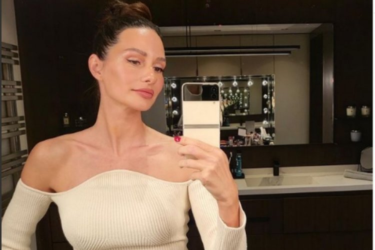 Yasemin &Ouml;zilhan'ın bluzu sosyal medyada g&uuml;ndem oldu