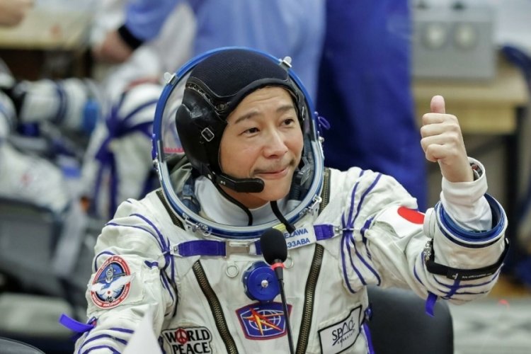 Japon milyarder insanlara uzaydan para dağıtmak istiyor