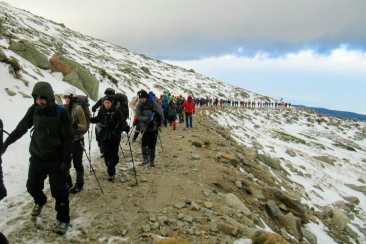 Bursa'da Dağ G&uuml;n&uuml;'nde 'Atıksız Zirve'