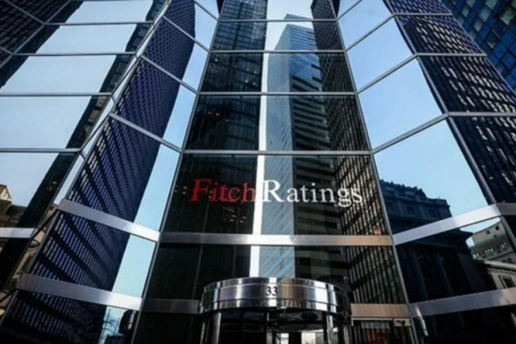 Fitch, T&uuml;rkiye Varlık Fonu ve 13 T&uuml;rk bankasının kredi notunu negatife indirdi
