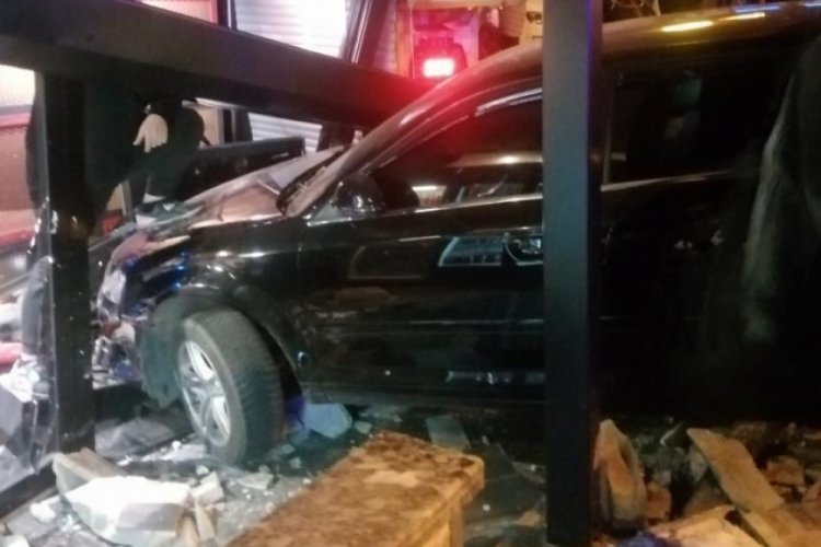 Ankara'da korkun&ccedil; kaza: &Ouml;l&uuml;mden kıl payı kurtuldular