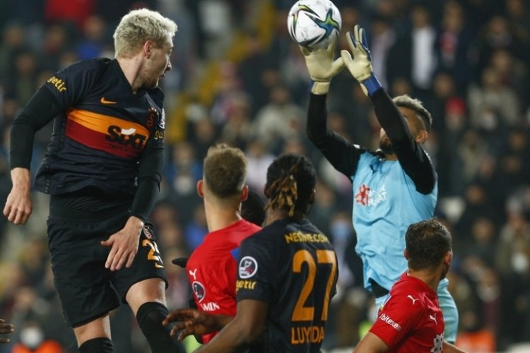 Galatasaray, Sivas deplasmanından eli boş d&ouml;n&uuml;yor