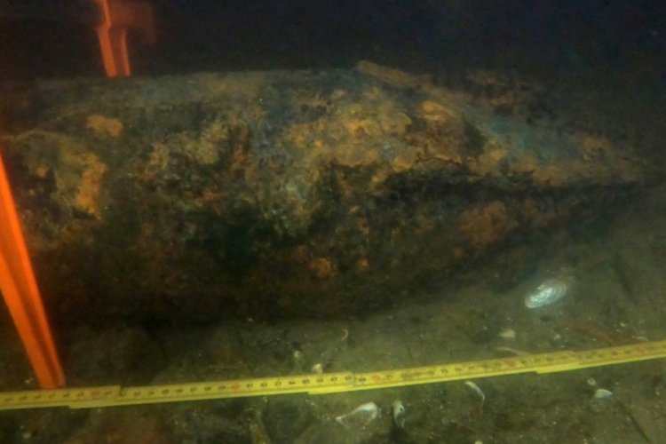 Polonya'da g&ouml;lden 2. D&uuml;nya Savaşı'ndan kalma bomba &ccedil;ıkarıldı